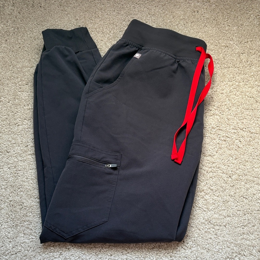Figs Women's Charcoal Zamora scrub bottoms with Red Drawstring